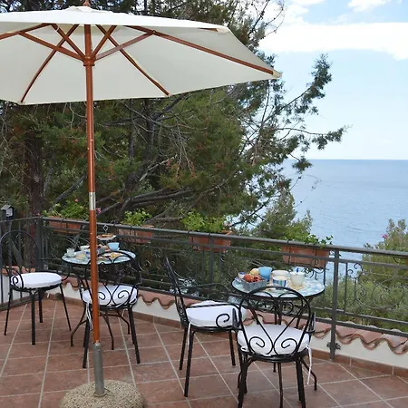 Zia Yaya Couette-café